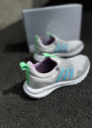 Беговые кроссовки adidas. оригинал.5 фото