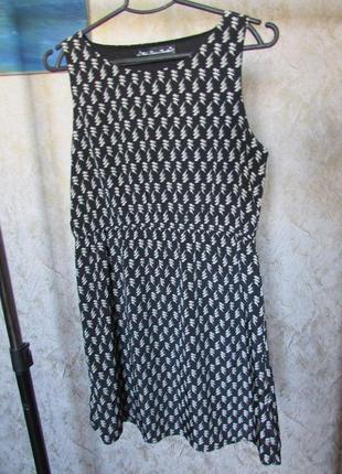 Платье без рукавов с птичьим принтом mela loves london