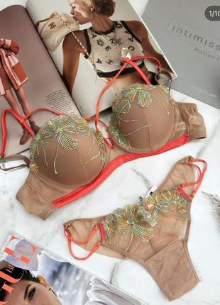 Изысканный комплект intimissimi из коллекции candy colors осень-зима 2024.1 фото