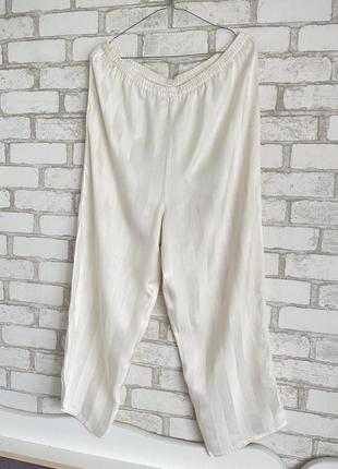 Молочная шелковая пижама брюки и рубашка в размере м7 фото