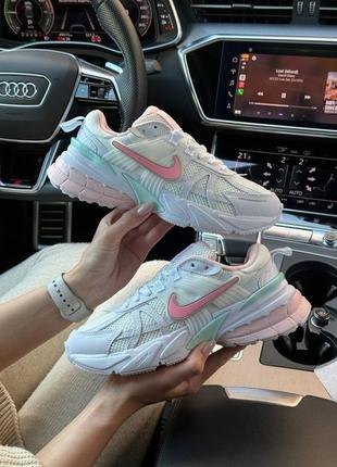 Женские кроссовки nike runtekk wmns white pink1 фото