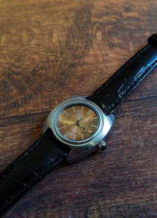 Kahuna жіночий класичний наручний кварцовий годинник