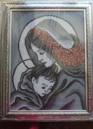 Картина вышита бисером,  "мадонна с младенцем"