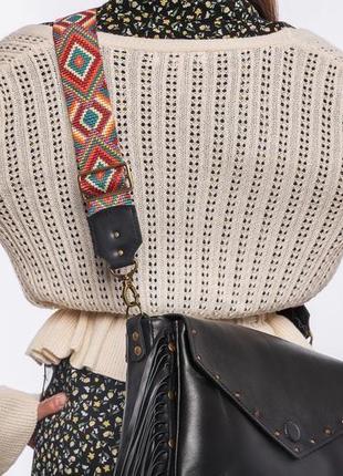 Женская кожаная сумка почтальонка со съемной бахромой10 фото