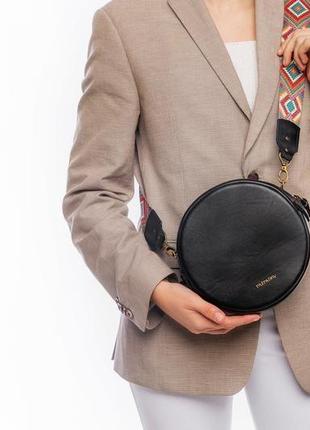 Маленька кругла сумка жіноча кроссбоді з китицями бахроми8 фото