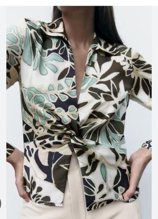 Топ-блузка від zara з тропічним принтом.