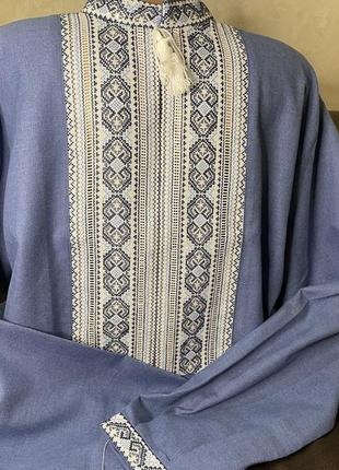 Стильна чоловіча вишиванка на синьому домотканому полотні ручної роботи. ч-17302 фото