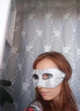Срібляста карнавальна маска3 фото