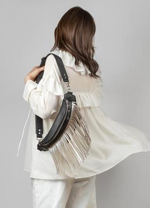 Жіноча сумка на талію зі знімною бахромою3 фото