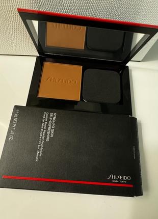 Пудрa shiseido synchro skin self-refreshing custom finish powder foundation 510 suede