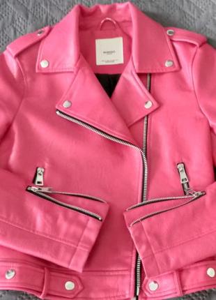Одежда вещи розового цвета4 фото