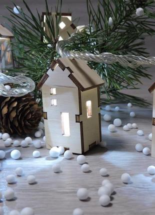 Мініатюрні дерев'яні будиночки для новорічної гірлянди (4,5х3х3 см)(2132)4 фото