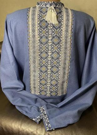 Стильна чоловіча вишиванка на синьому домотканому полотні ручної роботи. ч-17607 фото