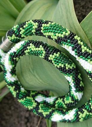 Жгут из бисера ''зеленая змея "1 фото