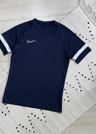 Футболка спортивна nike (m)