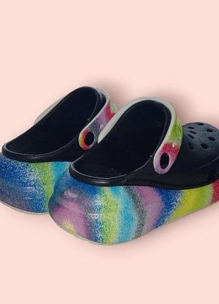 Женские кроксы crocs classic crush spray dye clog2 фото