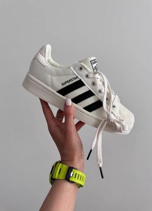 Классные женские кроссовки adidas superstar ode to the old premium белые