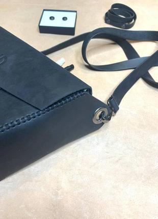 Шкіряна чорна маленька сумочка ручної роботи5 фото
