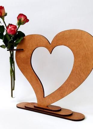 Ваза «любляче серце»: вишуканий декор і ідеальний подарунок для коханої людини1 фото