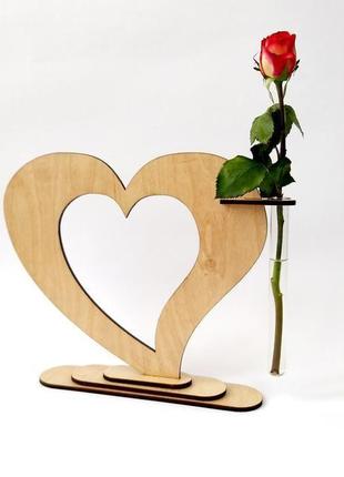 Ваза «любящее сердце»: минимализм декора и глубина чувств4 фото