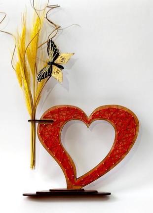 Дерев'яна ваза в стилі string art «любляче серце»: оригінальний стильний подарунок7 фото