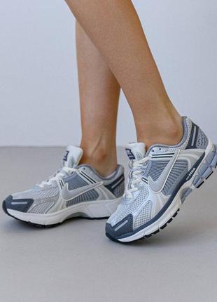 Жіночі кросівки nike vomero 5 wmns gray silver9 фото