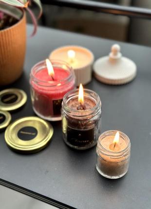 Свічки з різними ароматами та формами