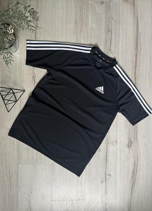 Мужская спортивная футболка adidas