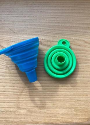 Лейка силиконовая складная для автомобиля. масла,омывайки,бензина