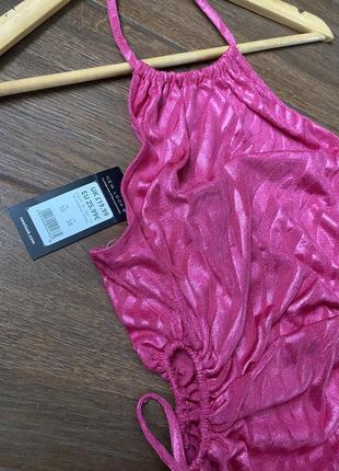 Новое с биркой розовое платье с бретелькой-завязкой на шее7 фото