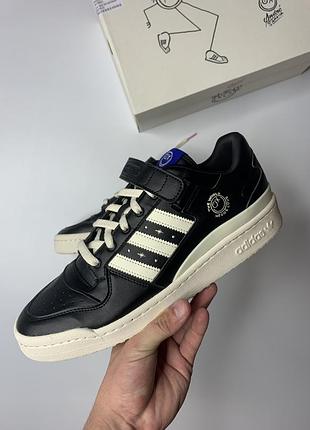 Adidas forum low