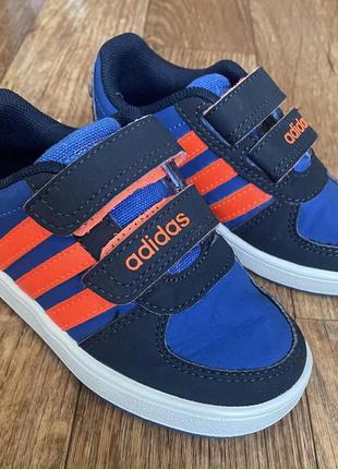 Кросівки adidas р 23 оригінал зручні мʼякі