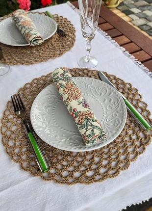 Плетеные подставки под тарелки. праздничный декор стола.