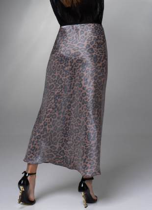 Леопардовая миди юбка колокол из полированного хлопка3 фото