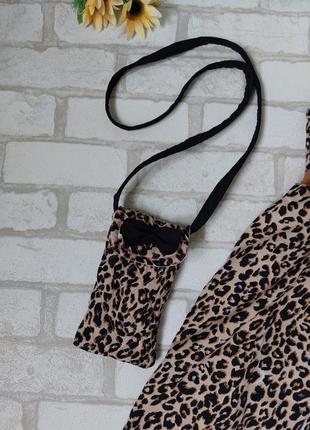 Нарядное платье на девочку с леопардовым принтом + сумочка для телефона6 фото