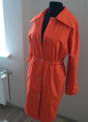 Плащ жіночий