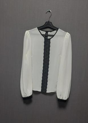 Легкая шифоновая блуза рубашка с кружевным декором3 фото