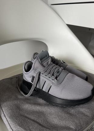 Кроссовки adidas 36 размера