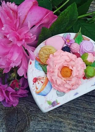 Салфетница с цветами и сладостями1 фото