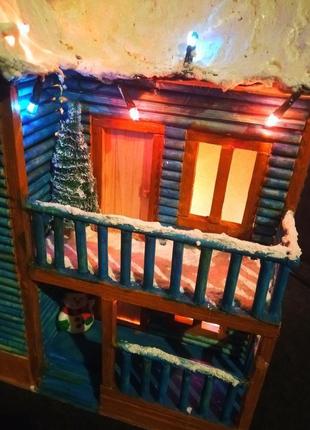 Новогодний домик с led-освещением. зимний домик под ёлку. новогодний декор