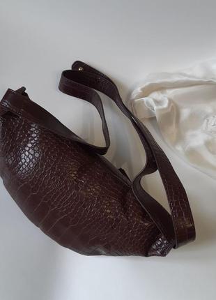Трендовая сумочка, бананка кроко (коричневая)6 фото