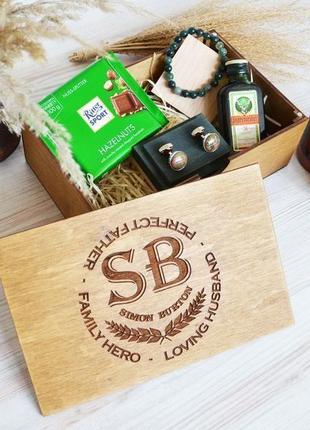 Дерев'яна коричнева коробка подарунок папі чоловікові на день батька giftbox memorybox