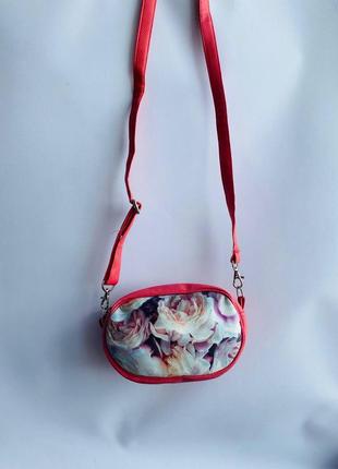 1+1=3 !! на все!! сумка кросс боди , 3в1 , косметичка , на пояс цветы пионы