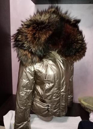 Шикарний пуховик натуральний єнот
