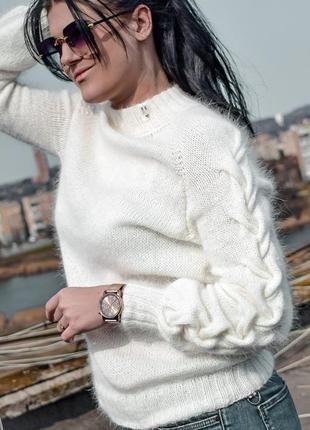 Білосніжний пухнастик basic_sweater_скосами з найніжнішої і мягусенькой angora 50%3 фото