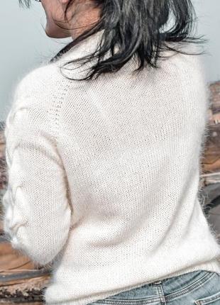 Білосніжний пухнастик basic_sweater_скосами з найніжнішої і мягусенькой angora 50%9 фото