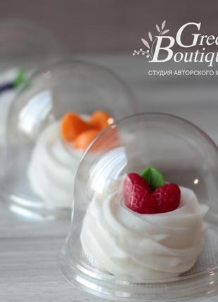 Сувенирное мыло десерт павлова с клубникой3 фото