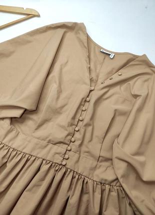 Платье женское клешь оверсайз бежевого цвета с широкими рукавами от бренда asos design 18/464 фото