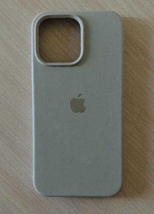 Чехол на iphone 14pro max базового светло-серого цвета