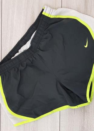 Женские шорти nike tempo running